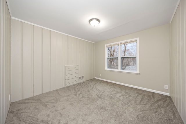 unfurnished room with carpet