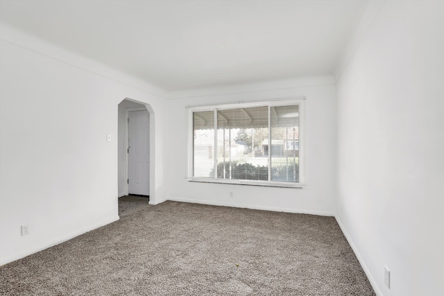 view of carpeted spare room