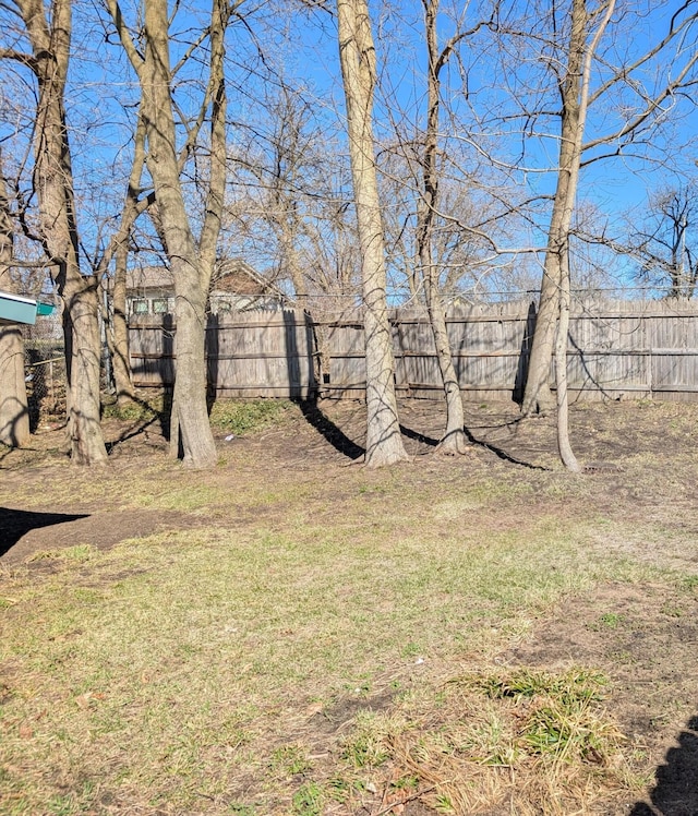 140 Stanley Ave, Jackson, MI 49203 - view of yard with fence