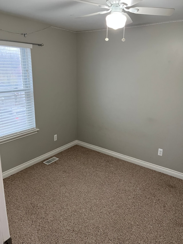 empty room with ceiling fan