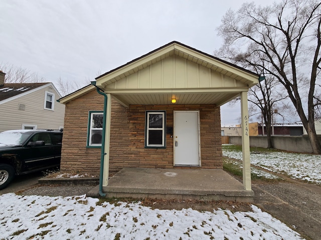 bungalow-style house featuring a porch