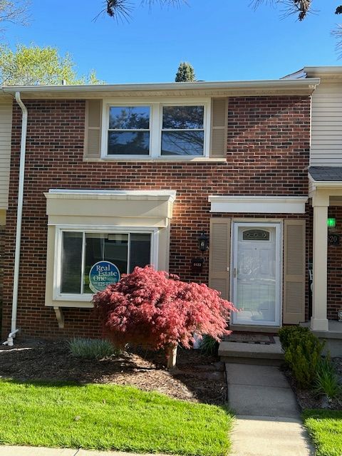 1622 Brentwood Dr, Troy, MI 48098 - view of front of property featuring brick siding