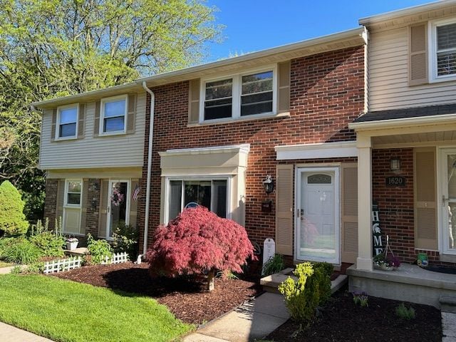 1622 Brentwood Dr, Troy, MI 48098 - view of property with brick siding