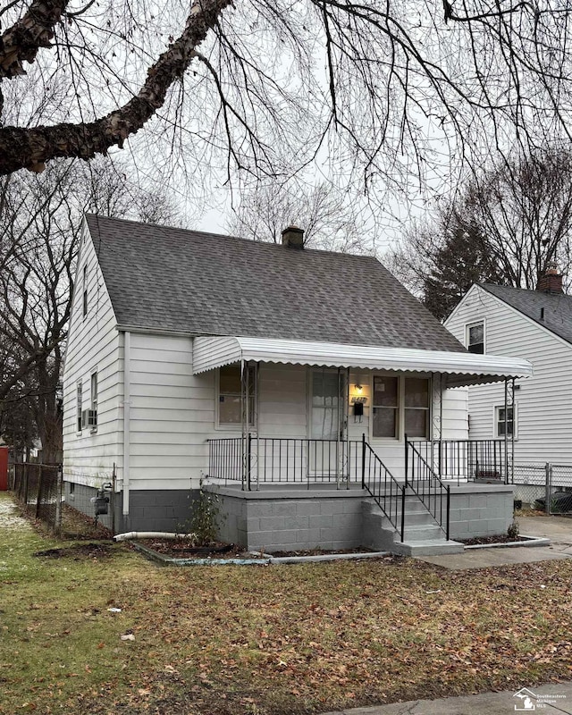 bungalow featuring covered porch