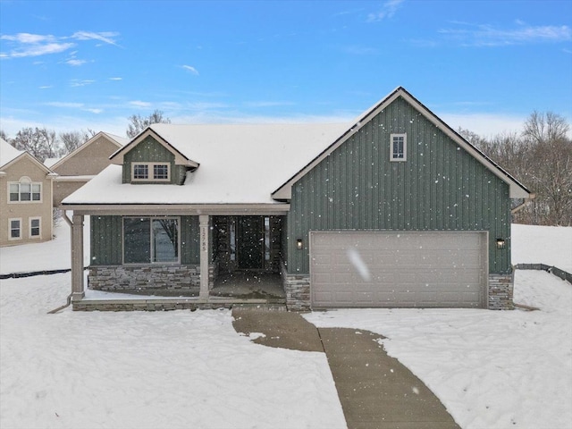 view of front of house featuring a garage