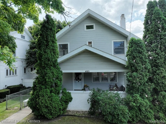 view of front of property featuring covered porch