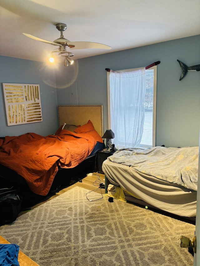 bedroom with ceiling fan