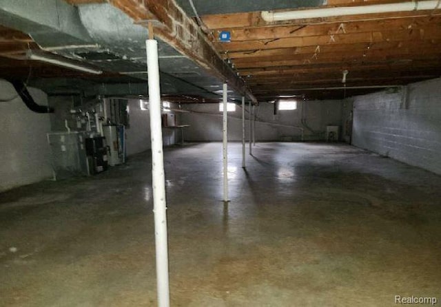 1080 Dye Krest Dr, Flint, MI 48532 - basement featuring gas water heater