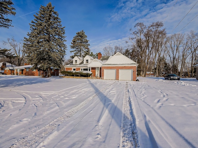 view of front facade with a garage