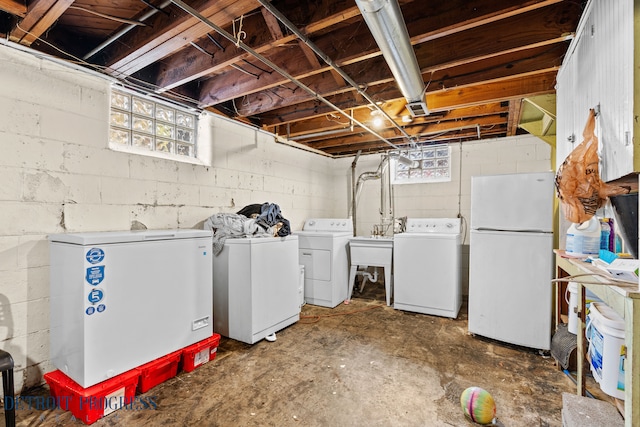 laundry room with washer and clothes dryer