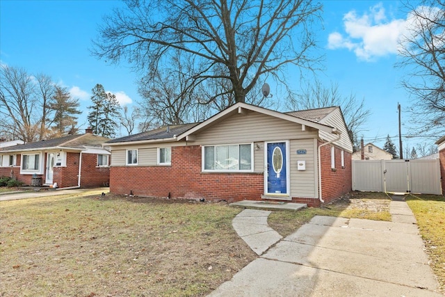 view of front of house featuring a front yard