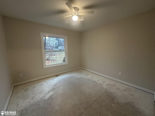 empty room featuring ceiling fan