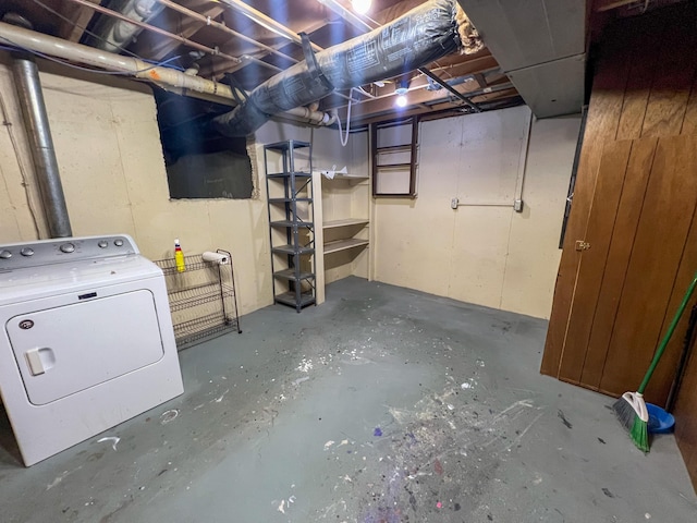 basement featuring washer / dryer