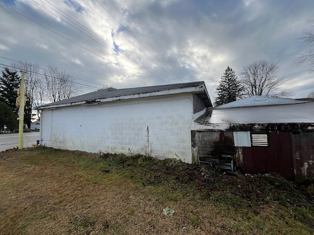 view of side of property