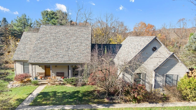 view of front of house with a front yard