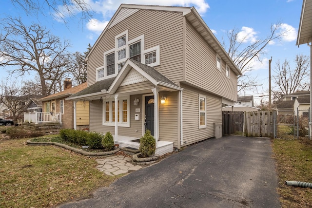 view of front of house featuring a porch