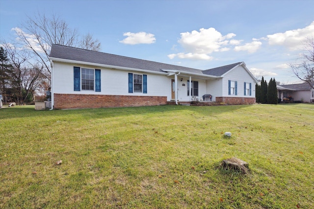 ranch-style house with a front yard