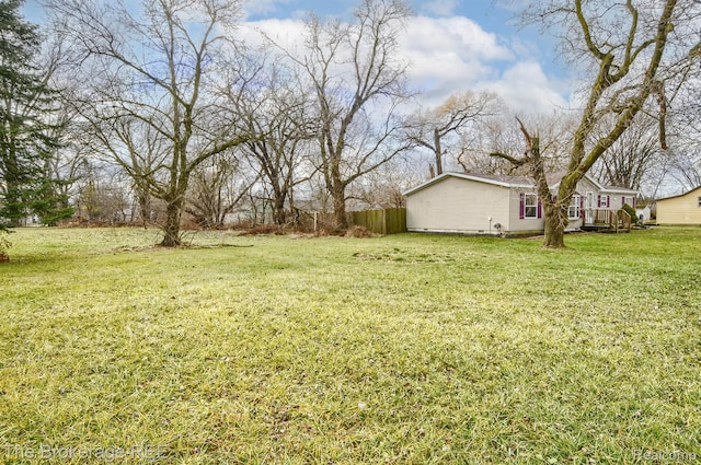 2350 Iowa Ave, Saginaw, MI 48601 - view of yard featuring a wooden deck