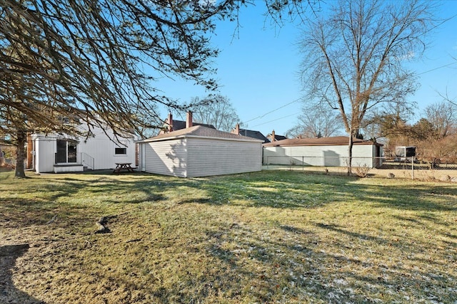 view of yard with a shed