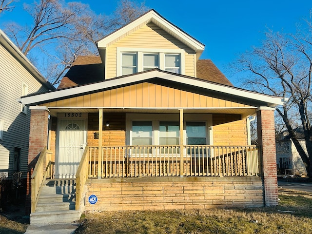 view of front of home featuring a porch