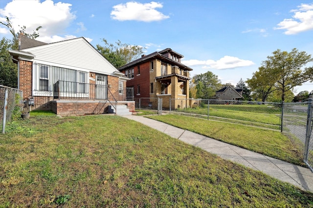 view of front facade with a front lawn