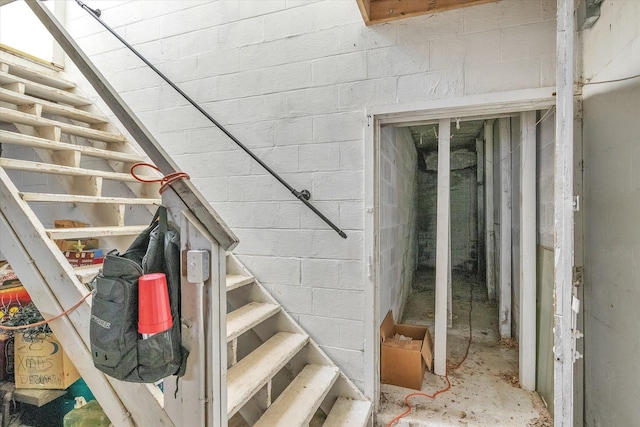 2639 S 3rd St, Niles, MI 49120 - view of stairs