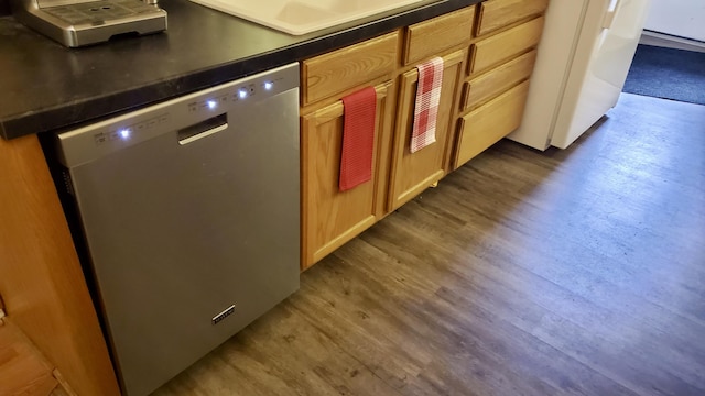 2639 S 3rd St, Niles, MI 49120 - room details featuring dishwasher and dark hardwood / wood-style flooring