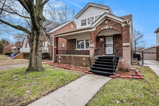 view of front of house featuring a front yard