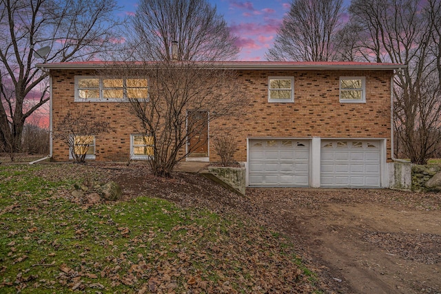 view of front facade featuring a garage