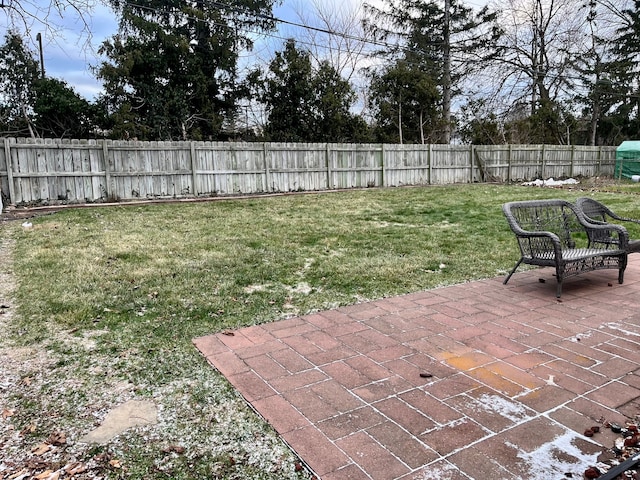 view of yard with a patio area