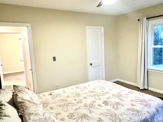 bedroom with ceiling fan