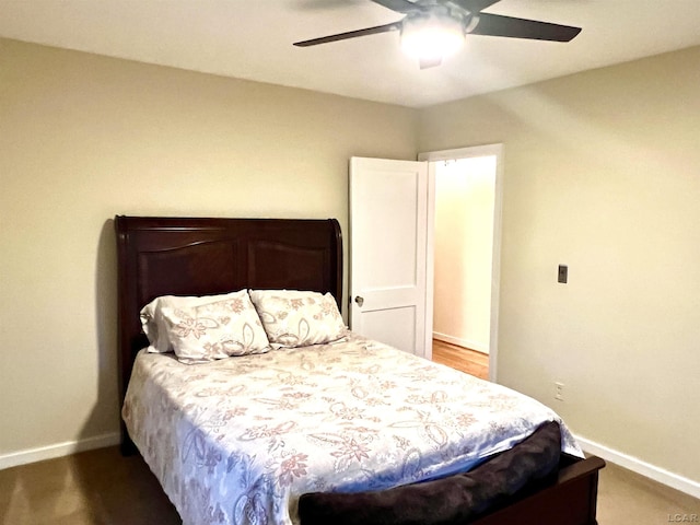 bedroom with ceiling fan