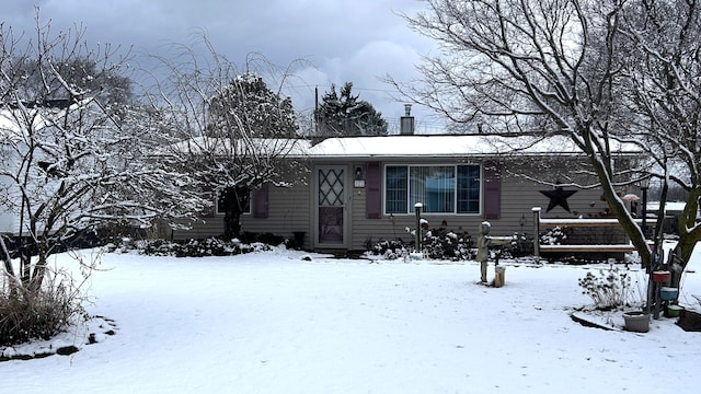 view of front of property