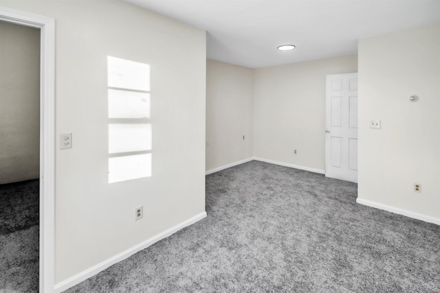 spare room with carpet flooring