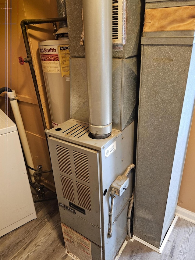 utility room with washer / clothes dryer