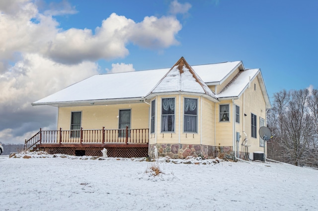 view of front facade with a porch