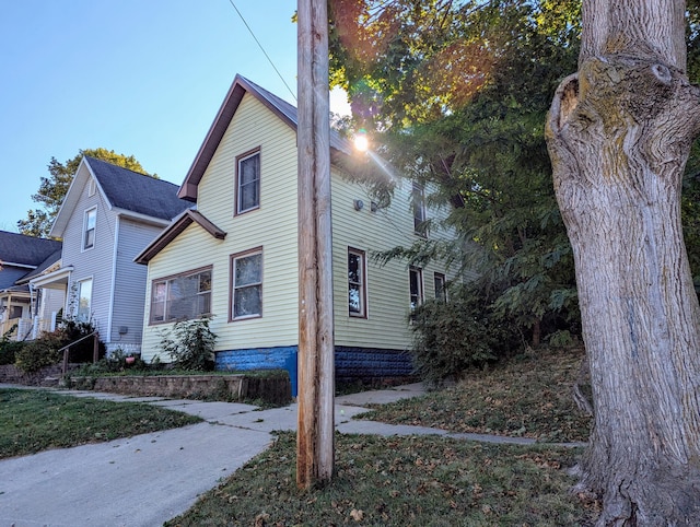 view of home's exterior