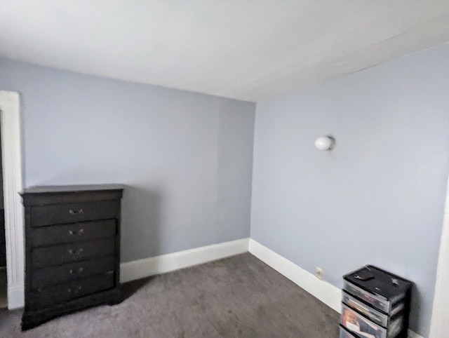 empty room featuring carpet floors