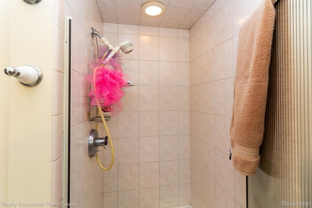8268 Doncaster Dr, Sterling Heights, MI 48312 - bathroom view of a shower stall