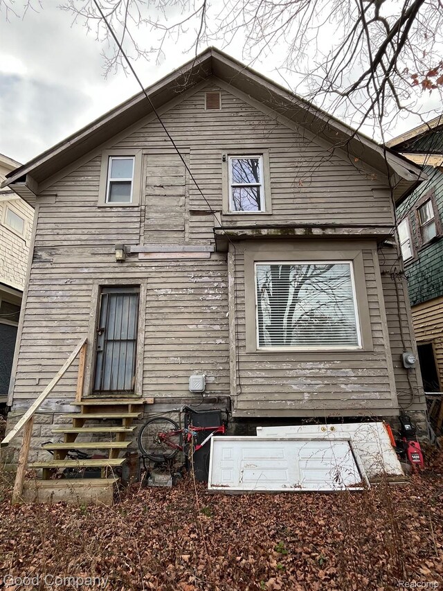 1636 Fullerton St, Detroit, MI 48238 - rear view of property with entry steps