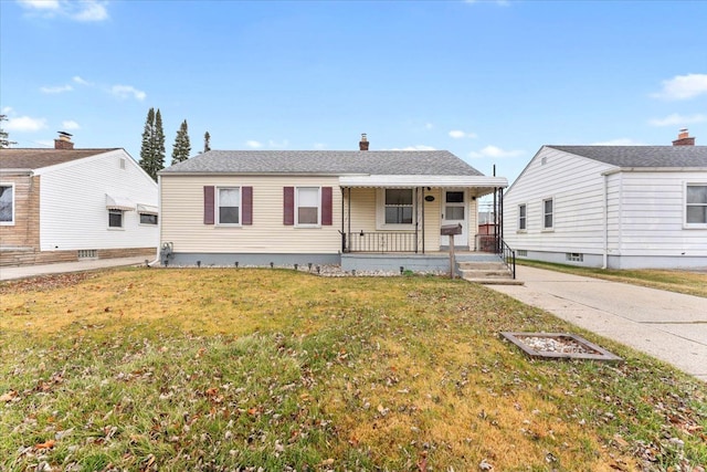 view of front of house featuring a front lawn and a porch