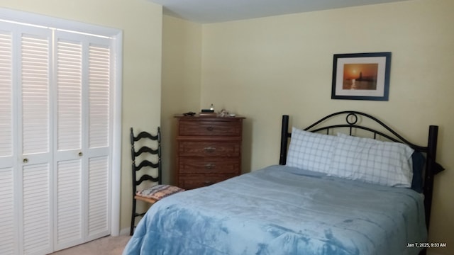 bedroom with carpet flooring