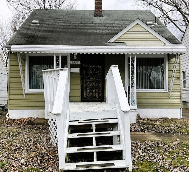 view of front of property featuring a porch