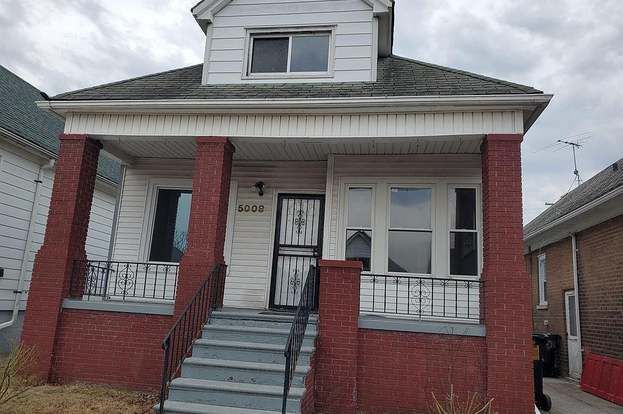 bungalow with a porch