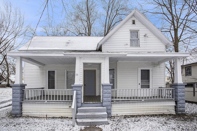 view of front of property featuring a porch