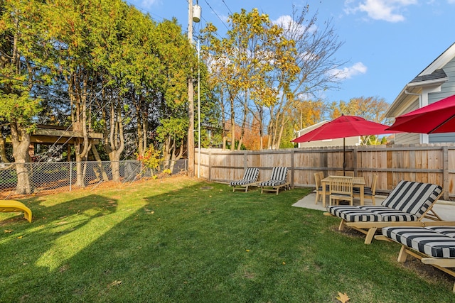 view of yard with a patio