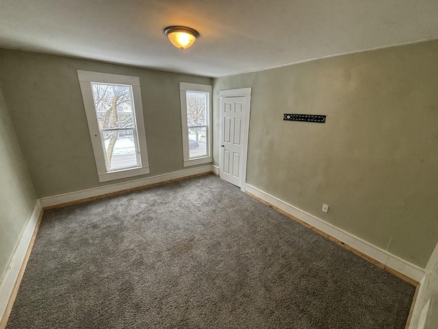 view of carpeted spare room