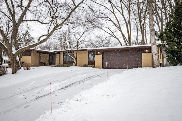 view of front of house featuring a garage