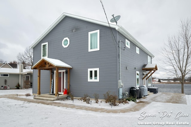 view of front of home