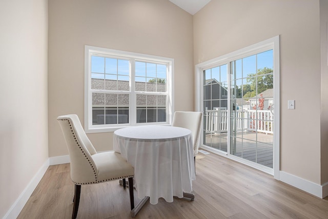 2519 Hunters Run Unit 101, Kalamazoo, MI 49048 - dining room featuring light hardwood / wood-style floors